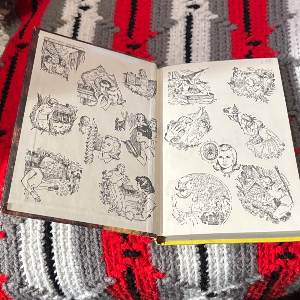 Nancy Drew Mystery Stories: The Clue in the Jewel Box Book - Picture 2 of 3